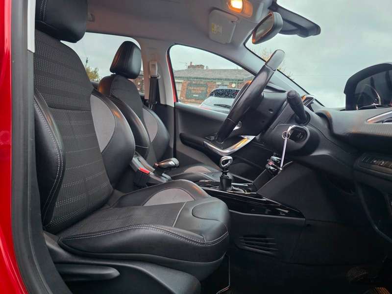 A 2016 PEUGEOT 2008 BLUE HDI S/S ALLURE A 2016 PEUGEOT 2008 BLUE HDI S/S ALLURE