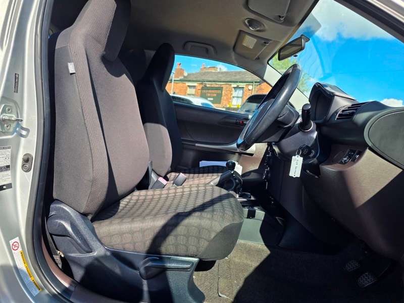 2009 TOYOTA IQ 2009 TOYOTA IQ