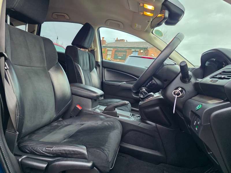 A 2014 HONDA CR-V I-VTEC SR A 2014 HONDA CR-V I-VTEC SR