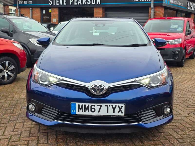 A 2018 TOYOTA AURIS VVT-I BUSINESS EDITION TSS A 2018 TOYOTA AURIS VVT-I BUSINESS EDITION TSS