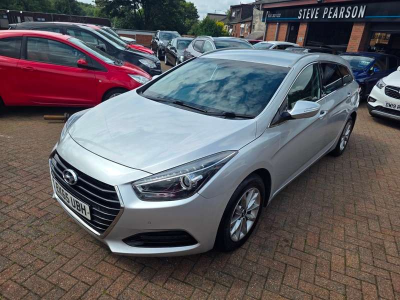 A 2015 HYUNDAI I40 CRDI SE NAV BUSINESS BLUE DRIVE A 2015 HYUNDAI I40 CRDI SE NAV BUSINESS BLUE DRIVE
