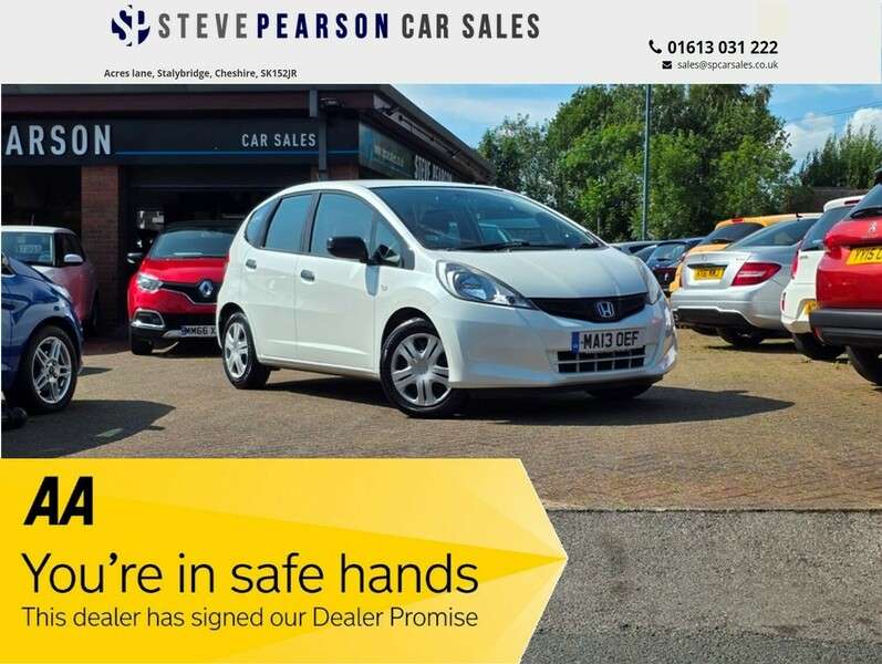 A 2013 HONDA JAZZ I-VTEC S A 2013 HONDA JAZZ I-VTEC S