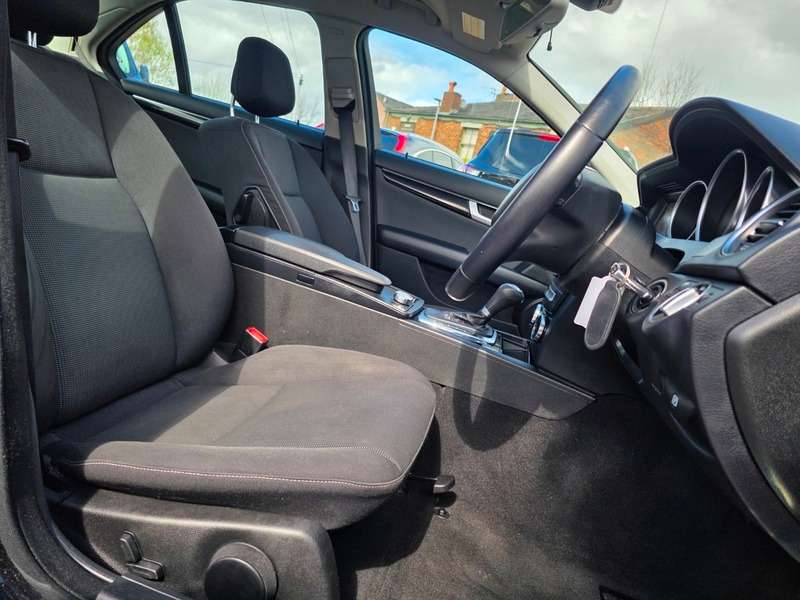 A 2012 MERCEDES C CLASS C180 BLUEEFFICIENCY SE A 2012 MERCEDES C CLASS C180 BLUEEFFICIENCY SE