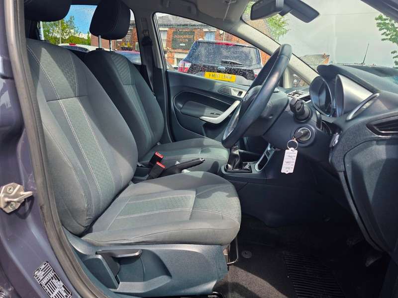 A 2011 FORD FIESTA TITANIUM A 2011 FORD FIESTA TITANIUM