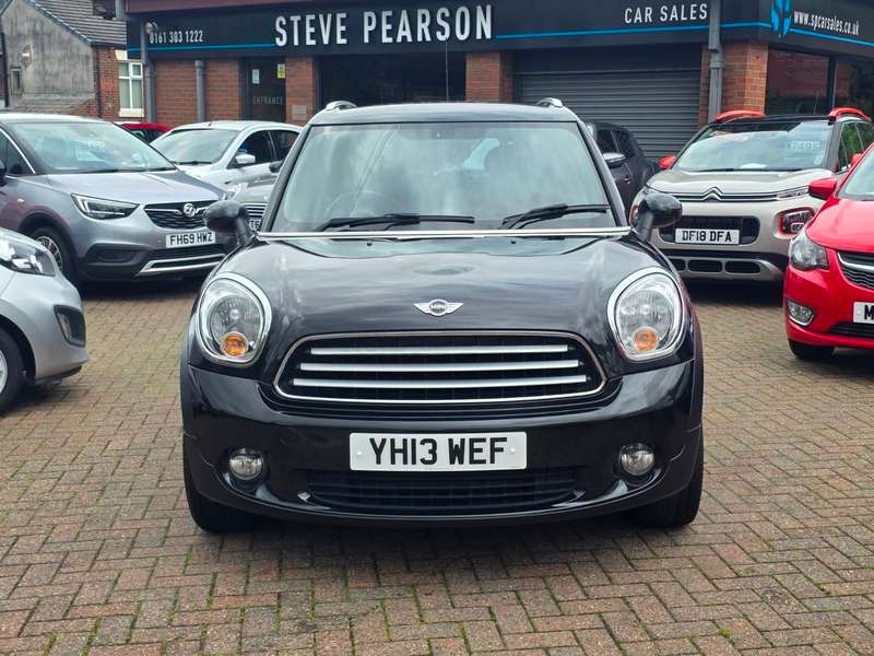 A 2013 MINI COUNTRYMAN COOPER D A 2013 MINI COUNTRYMAN COOPER D
