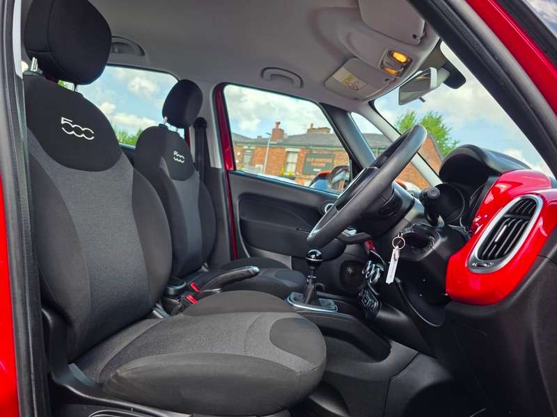 A 2018 FIAT 500L URBAN A 2018 FIAT 500L URBAN