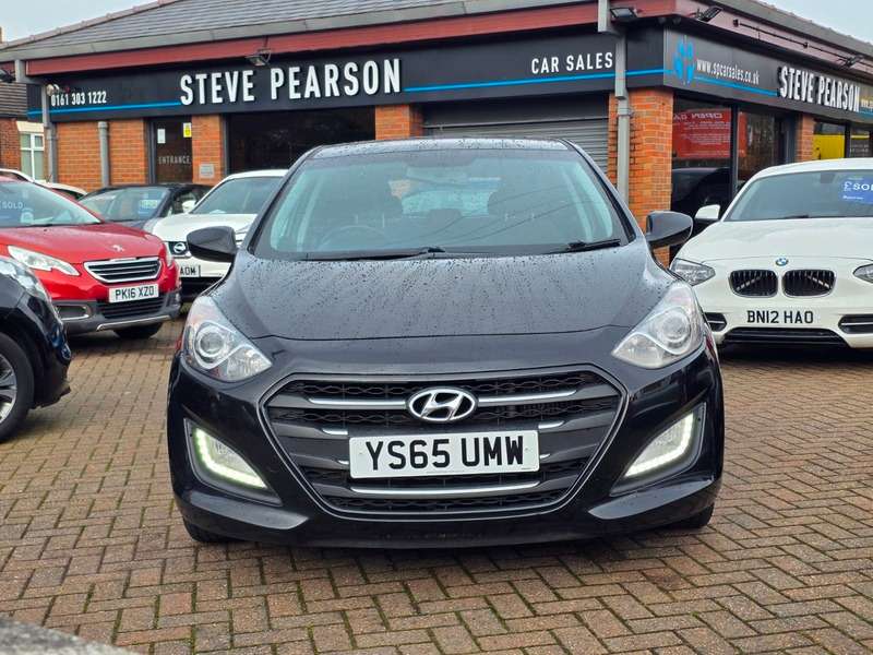 A 2015 HYUNDAI I30 CRDI SE BLUE DRIVE A 2015 HYUNDAI I30 CRDI SE BLUE DRIVE