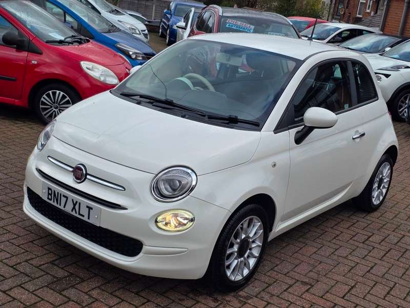 A 2017 FIAT 500 POP STAR A 2017 FIAT 500 POP STAR