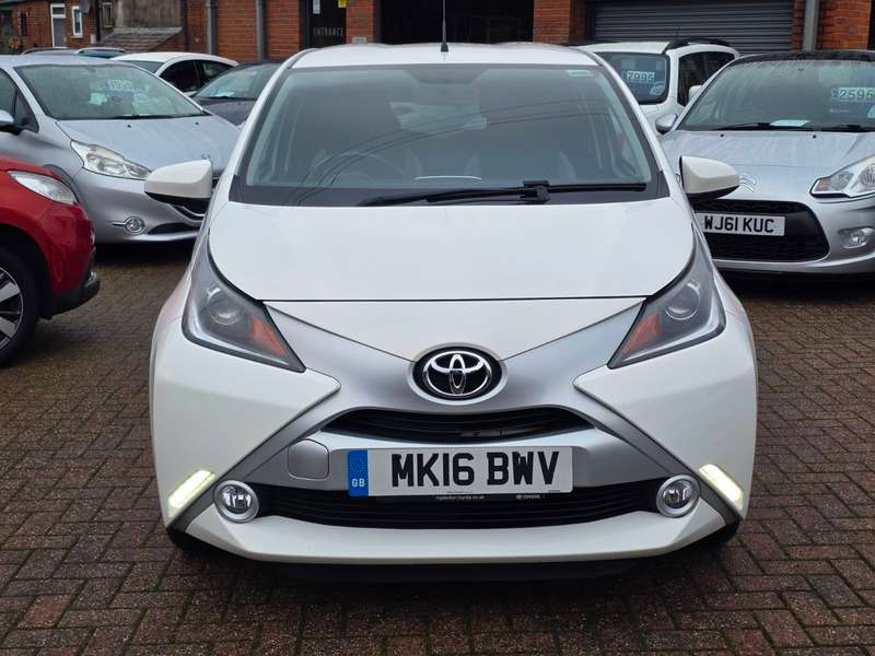 A 2016 TOYOTA AYGO VVT-I X-PURE A 2016 TOYOTA AYGO VVT-I X-PURE