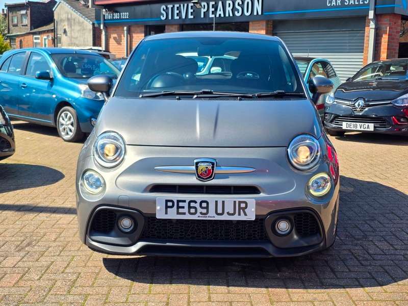 A 2019 ABARTH 500 595 A 2019 ABARTH 500 595