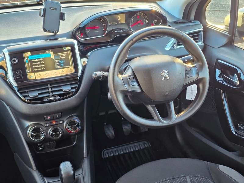 2013 PEUGEOT 208 2013 PEUGEOT 208