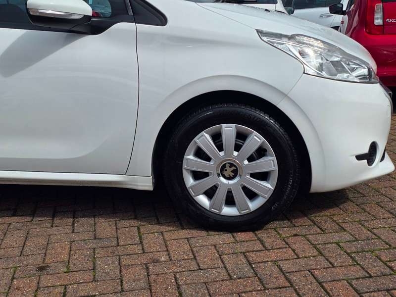 2014 PEUGEOT 208 2014 PEUGEOT 208