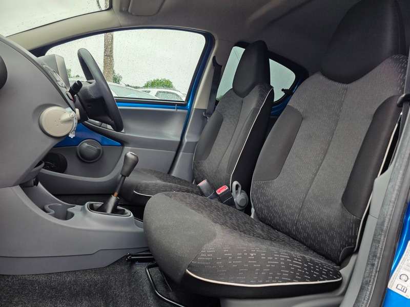 2012 PEUGEOT 107 2012 PEUGEOT 107