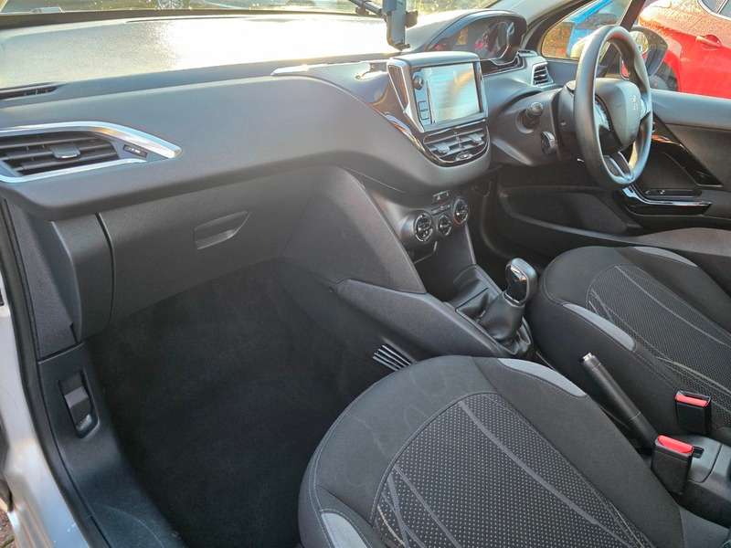 2013 PEUGEOT 208 2013 PEUGEOT 208