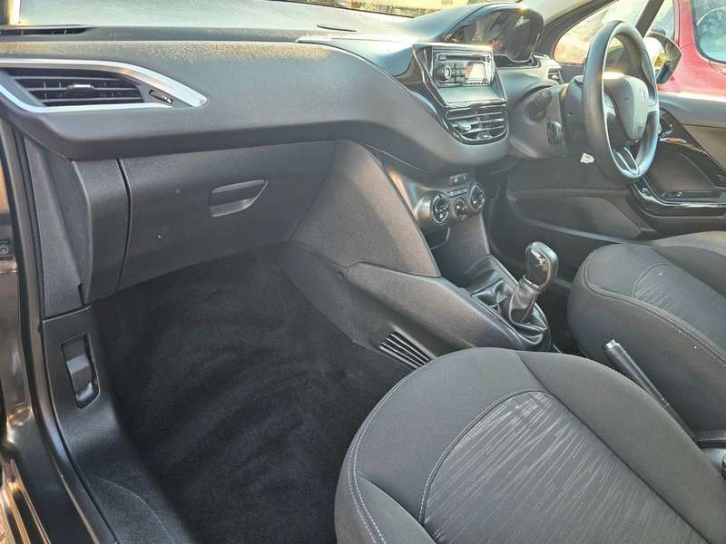 2014 PEUGEOT 208 2014 PEUGEOT 208