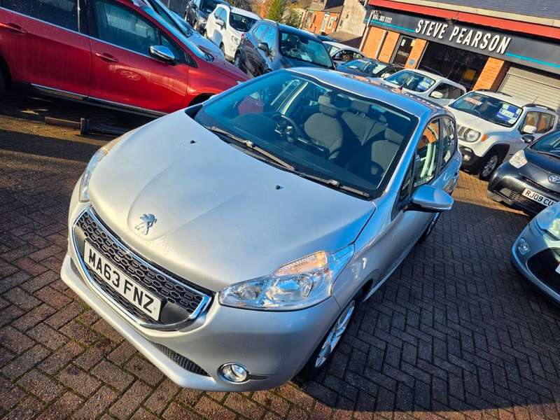 2013 PEUGEOT 208 2013 PEUGEOT 208