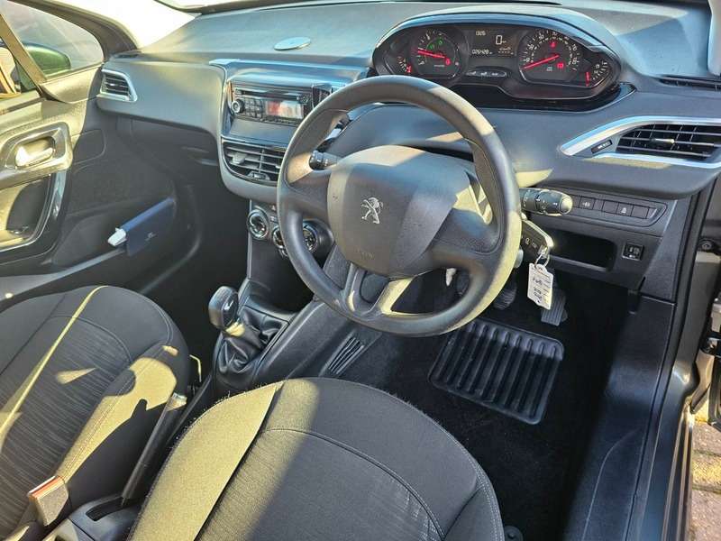 2014 PEUGEOT 208 2014 PEUGEOT 208