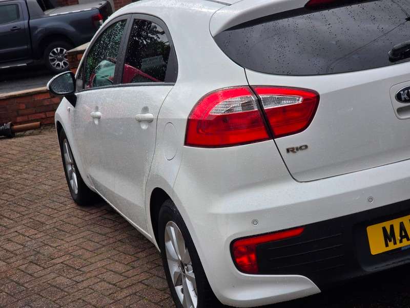 2015 KIA RIO 2015 KIA RIO