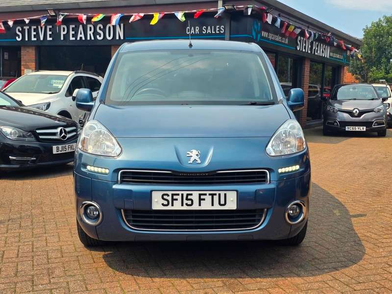 A 2015 PEUGEOT PARTNER TEPEE S A 2015 PEUGEOT PARTNER TEPEE S