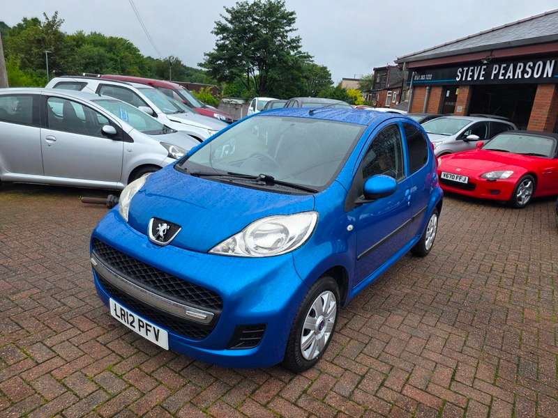 A 2012 PEUGEOT 107 URBAN A 2012 PEUGEOT 107 URBAN