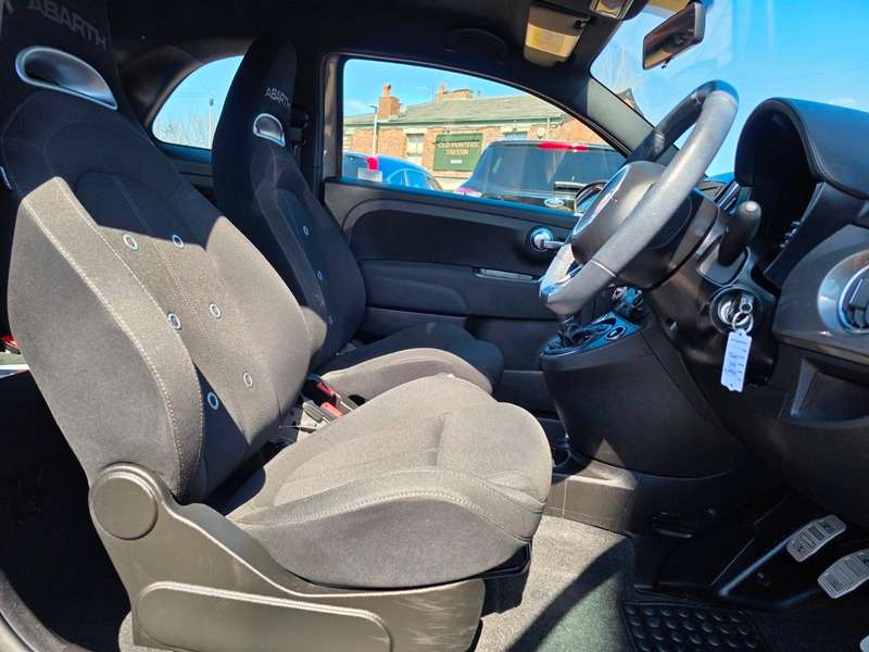 A 2019 ABARTH 500 595 A 2019 ABARTH 500 595