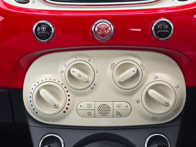 2017 FIAT 500 2017 FIAT 500