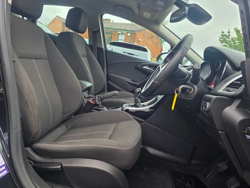 A 2015 VAUXHALL ASTRA SRI CDTI S/S A 2015 VAUXHALL ASTRA SRI CDTI S/S