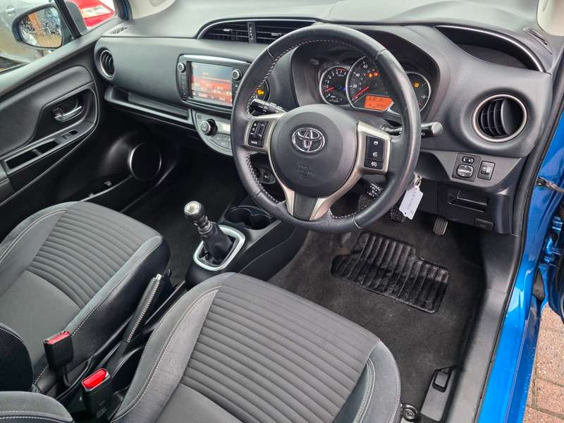 2015 TOYOTA YARIS 2015 TOYOTA YARIS