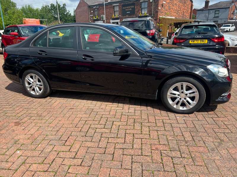 A 2012 MERCEDES C CLASS C200 CDI BLUEEFFICIENCY EXECUTIVE SE A 2012 MERCEDES C CLASS C200 CDI BLUEEFFICIENCY EXECUTIVE SE