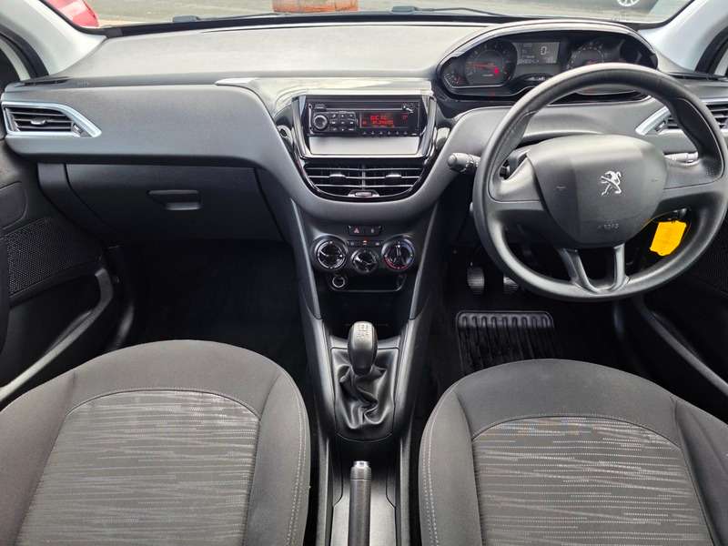 2014 PEUGEOT 208 2014 PEUGEOT 208