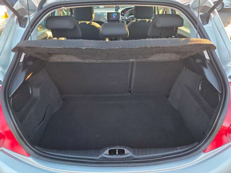 2013 PEUGEOT 208 2013 PEUGEOT 208