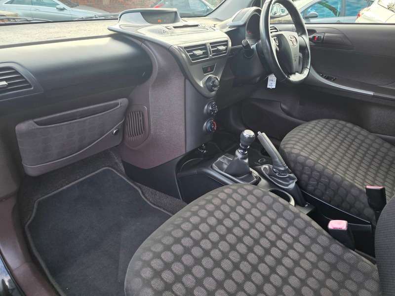 2009 TOYOTA IQ 2009 TOYOTA IQ