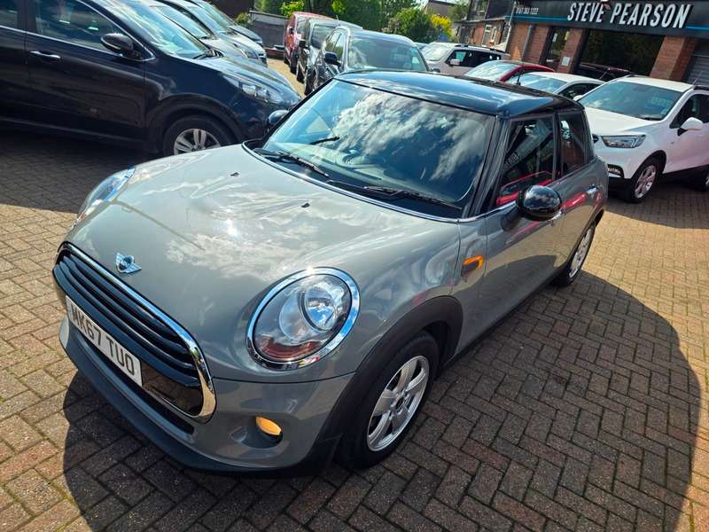 A 2017 MINI MINI COOPER A 2017 MINI MINI COOPER