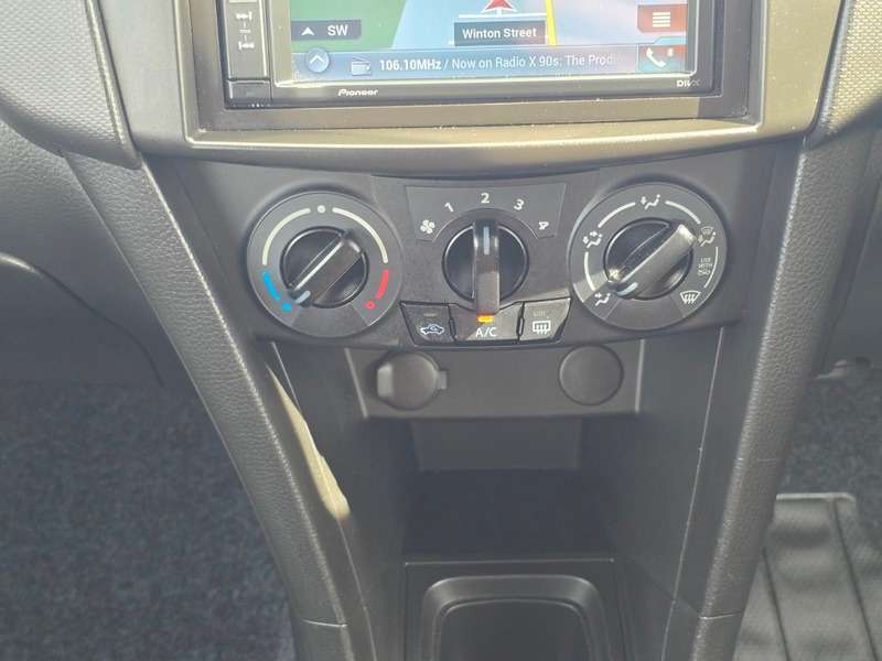 2017 SUZUKI SWIFT 2017 SUZUKI SWIFT