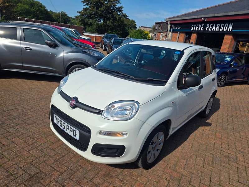 A 2015 FIAT PANDA POP A 2015 FIAT PANDA POP