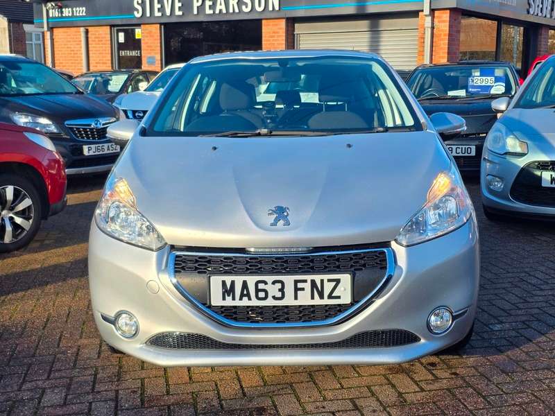 A 2013 PEUGEOT 208 ACTIVE A 2013 PEUGEOT 208 ACTIVE