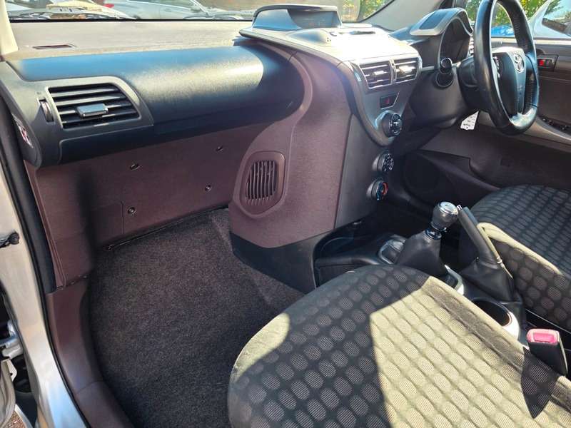 2009 TOYOTA IQ 2009 TOYOTA IQ