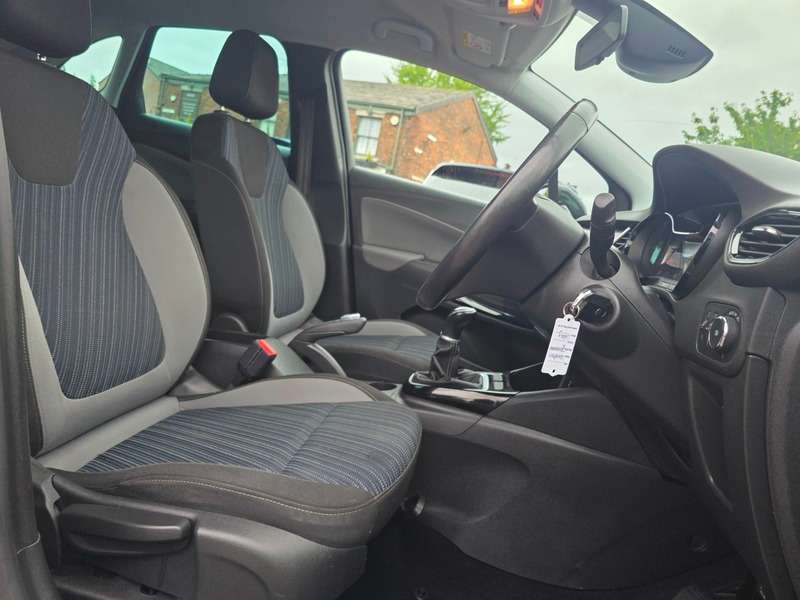 A 2019 VAUXHALL CROSSLAND X SPORT NAV PREMIUM A 2019 VAUXHALL CROSSLAND X SPORT NAV PREMIUM