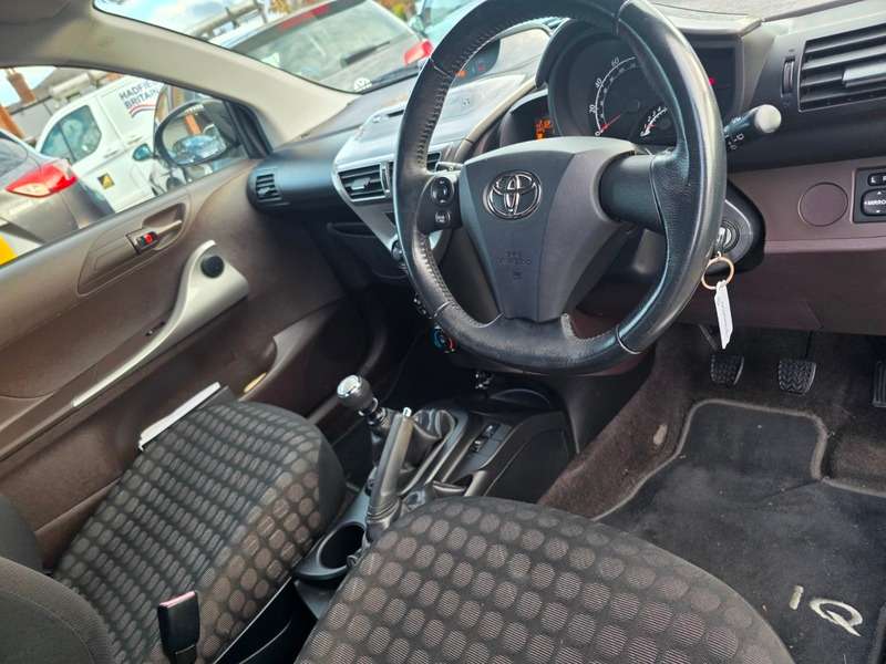 2009 TOYOTA IQ 2009 TOYOTA IQ