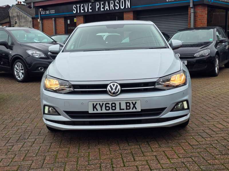 A 2018 VOLKSWAGEN POLO SEL TSI A 2018 VOLKSWAGEN POLO SEL TSI