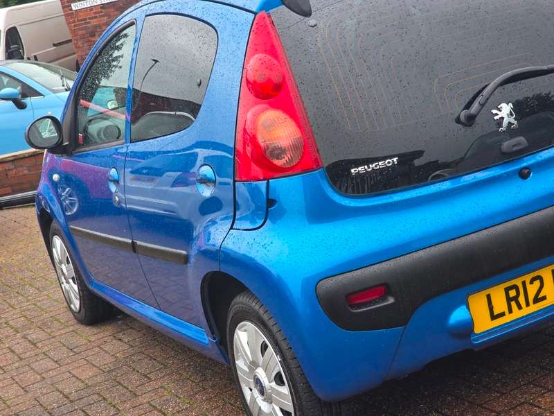 2012 PEUGEOT 107 2012 PEUGEOT 107
