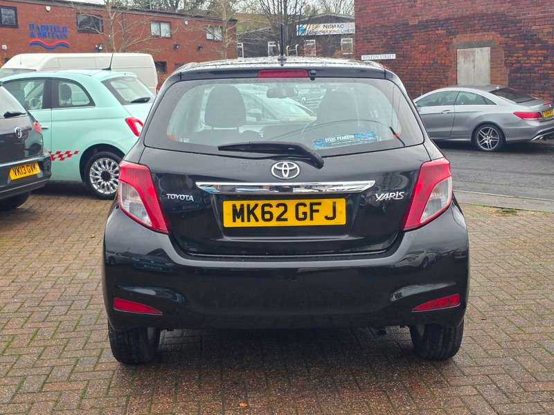 2012 TOYOTA YARIS 2012 TOYOTA YARIS