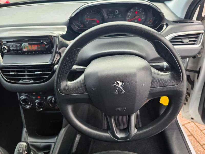 2014 PEUGEOT 208 2014 PEUGEOT 208