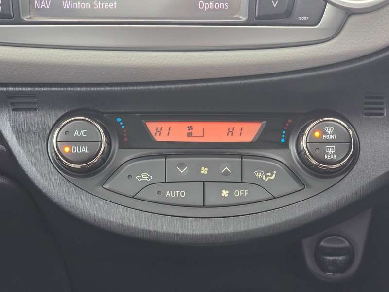 2012 TOYOTA YARIS 2012 TOYOTA YARIS