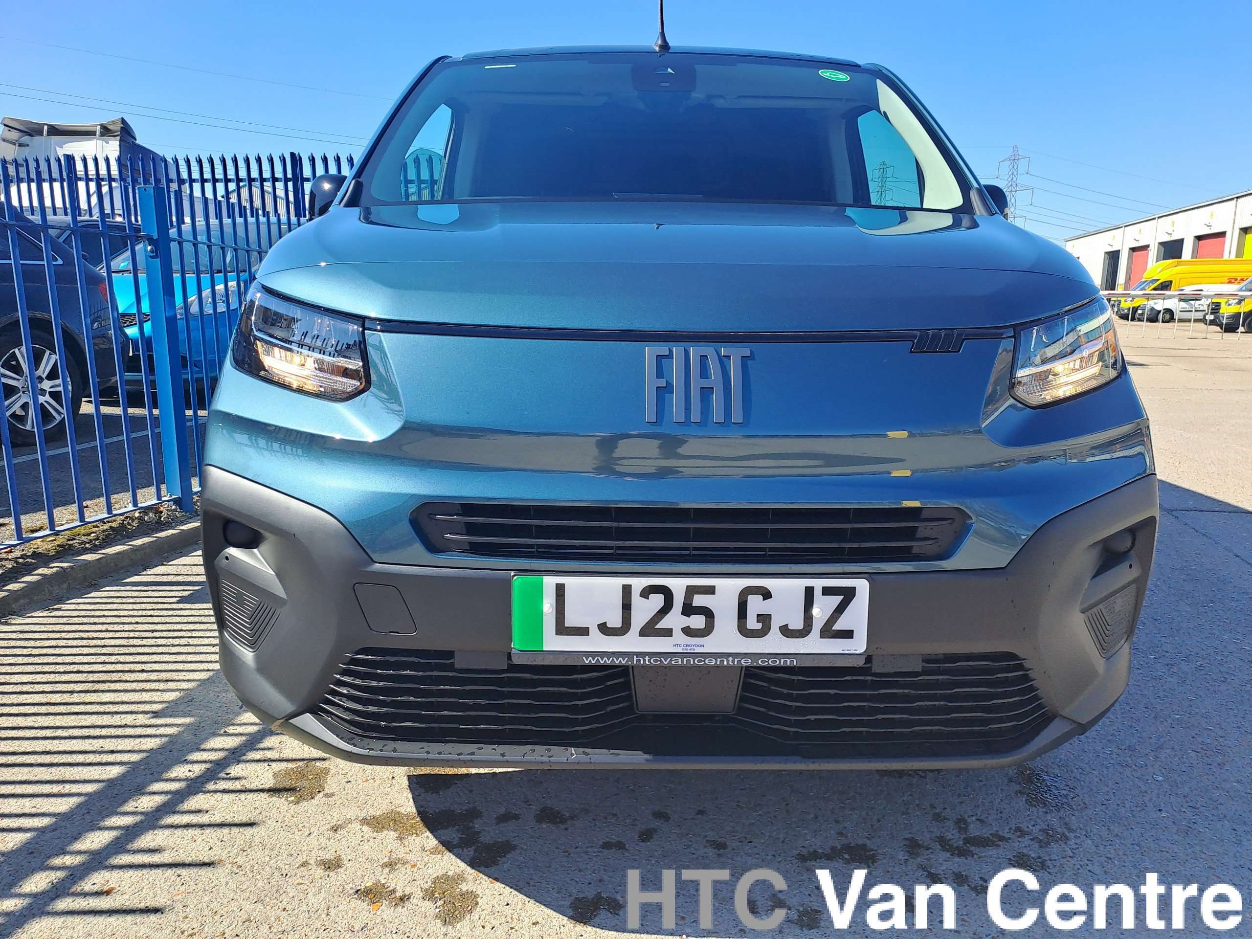 A 2025 FIAT E-DOBLO L1 Electric 136HP Auto 50kWh Primo MY24 A 2025 FIAT E-DOBLO L1 Electric 136HP Auto 50kWh Primo MY24