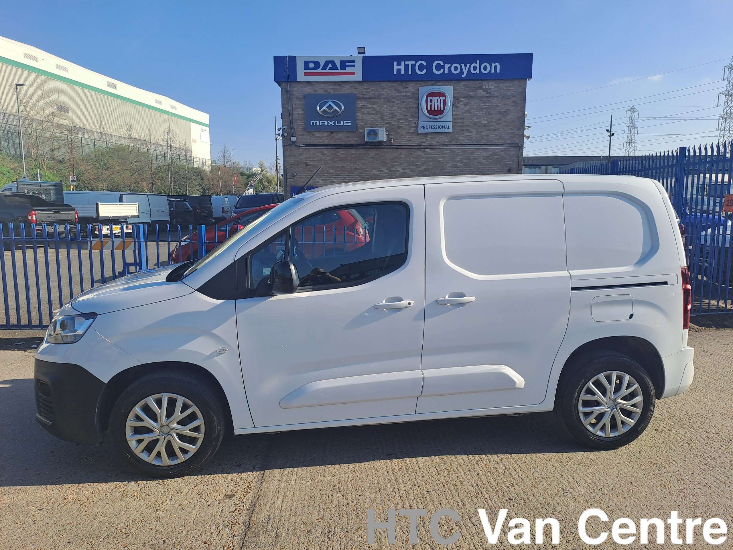 A 2023 FIAT DOBLO 1.5 BlueHDi 1000Kg Primo Panel Van 5dr Diesel Manual SWB Euro 6 (s/s) (100 ps) A 2023 FIAT DOBLO 1.5 BlueHDi 1000Kg Primo Panel Van 5dr Diesel Manual SWB Euro 6 (s/s) (100 ps)