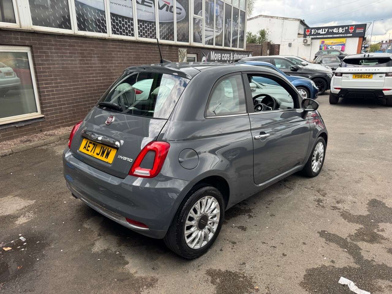 2021 FIAT 500 2021 FIAT 500