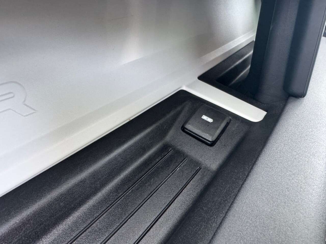 2020 LAND ROVER DEFENDER 2020 LAND ROVER DEFENDER