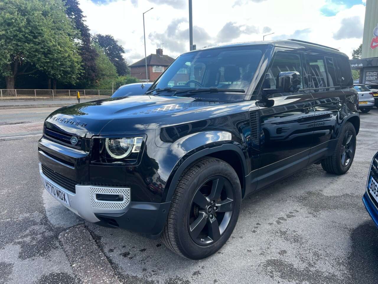 A 2020 LAND ROVER DEFENDER 2.0 Si4 SE SUV 5dr Petrol Auto 4WD Euro 6 (s/s) (300 ps) Stunning Black, gr A 2020 LAND ROVER DEFENDER 2.0 Si4 SE SUV 5dr Petrol Auto 4WD Euro 6 (s/s) (300 ps) Stunning Black, gr