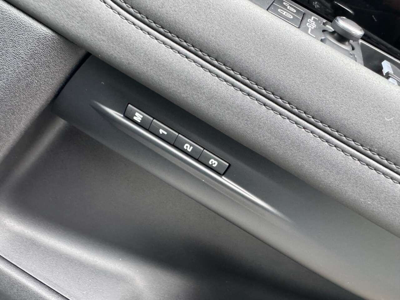 2019 LAND ROVER RANGE ROVER EVOQUE 2019 LAND ROVER RANGE ROVER EVOQUE